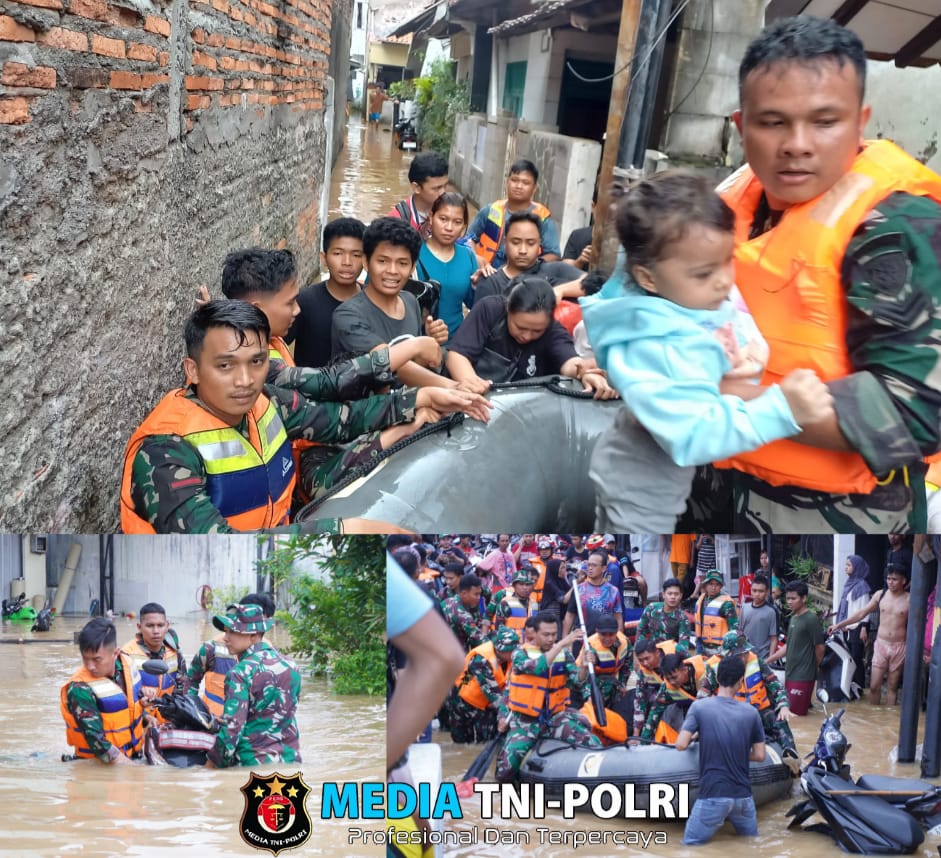 Tim Satgas Siaga Bencana Koops Udara I Bantu Evakuasi Warga Kalibata Terdampak Banjir