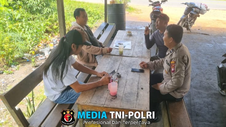 Patroli Dialogis Polsek Menjalin Berikan Himbauan Kamtibmas Kepada Warga
