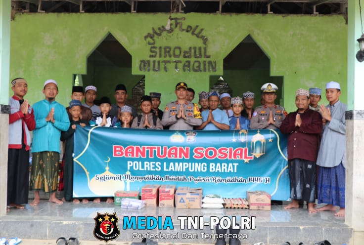Polres Lampung Barat Berikan Bantuan Sosial dalam Rangka Bulan Suci Ramadhan 1446 H