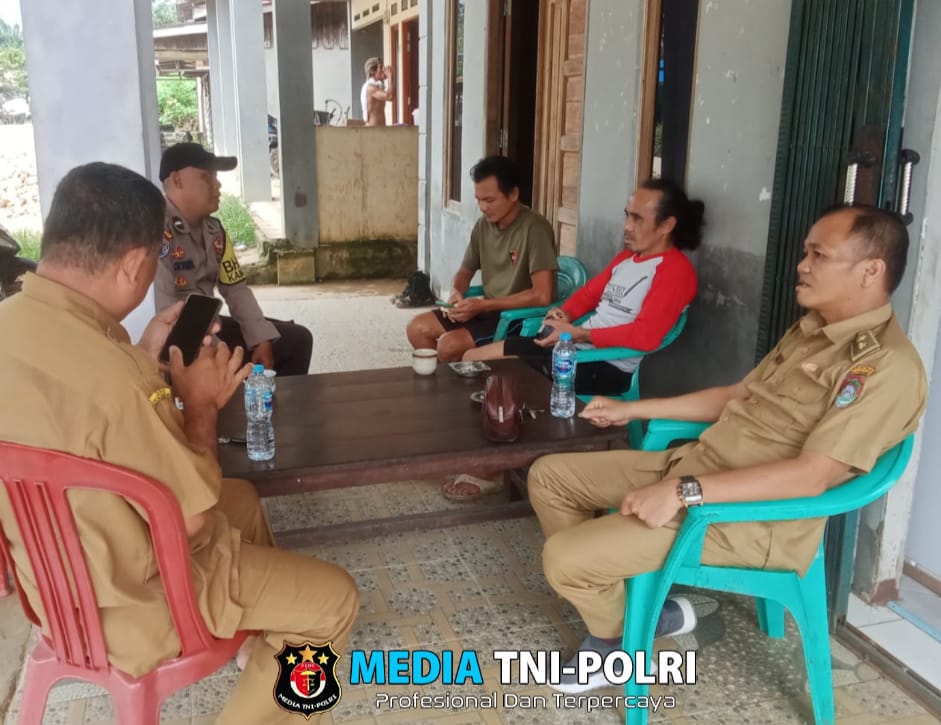 Bhabinkamtibmas Polsek Air Besar Ajak Kepala Desa dan Warganya Jaga Kamtibmas di Bulan Ramadhan