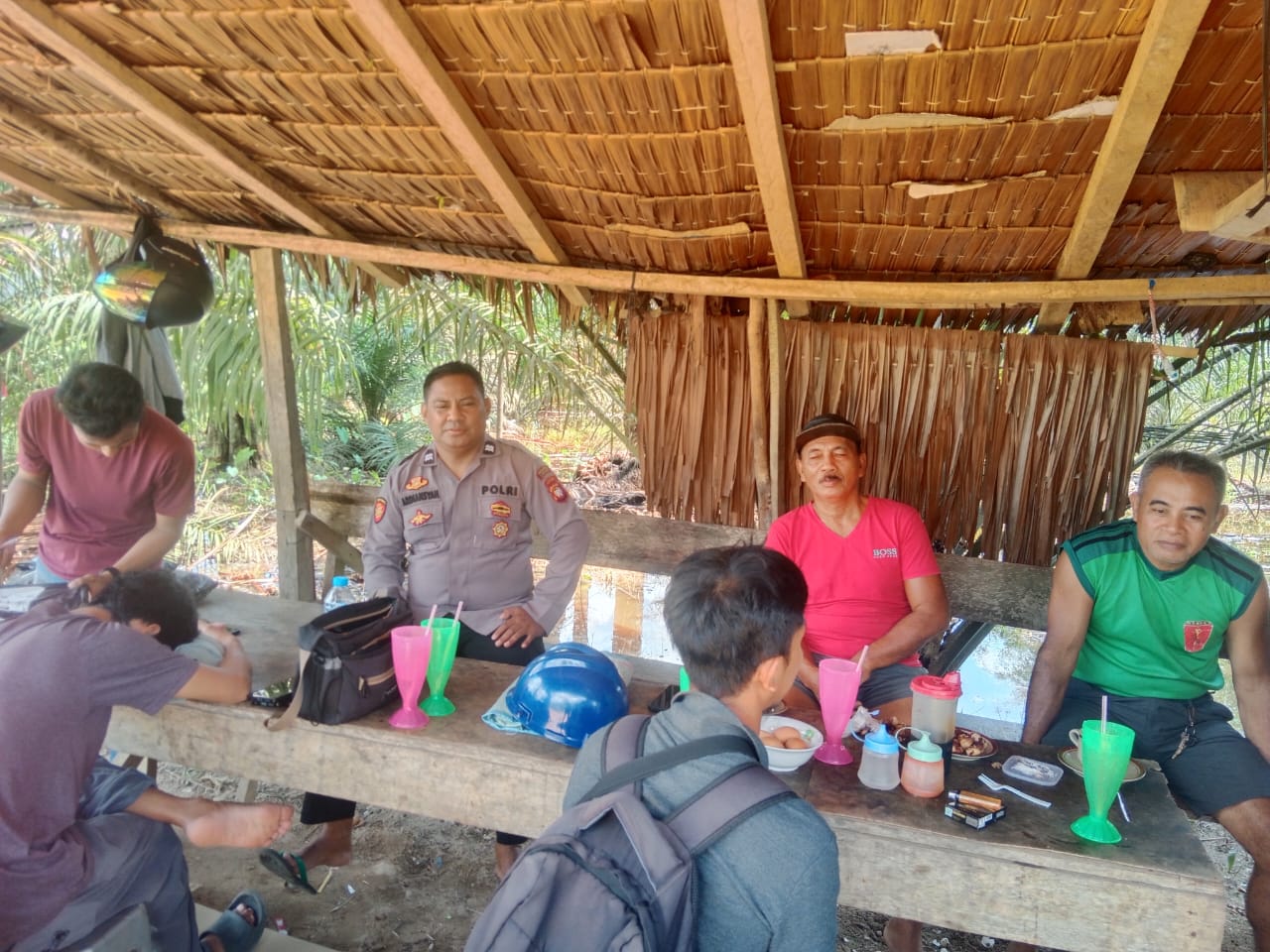 Jalin Kedekatan dengan Masyarakat, Kanit Samapta Polsek Sebangki Sampaikan Pesan Kamtibmas