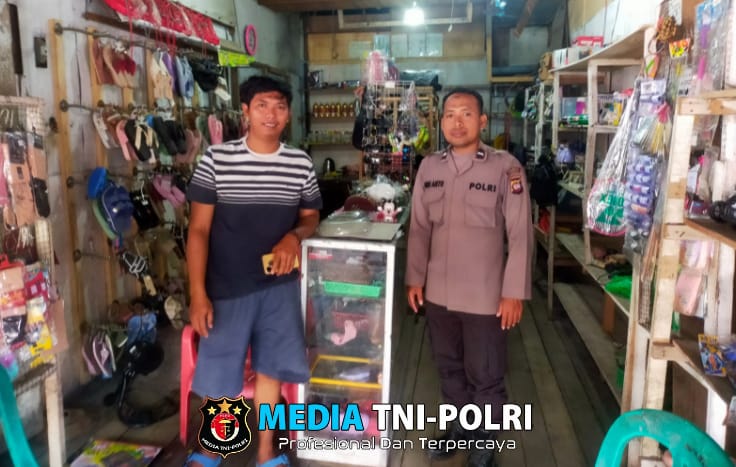 Polsek Mandor Gelar Patroli Dialogis, Tingkatkan Keamanan dan Komunikasi dengan Masyarakat