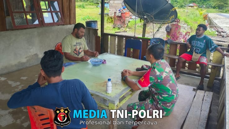 Babinsa Siriwo Melaksanakan Anjangsana dengan Tokoh Masyarakat