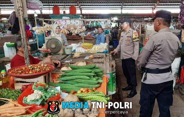 Jaga Stabilitas Keamanan di Bulan Suci Ramadhan, Polsek Seputih Banyak Gencarkan Patroli Sasar Pasar Tradisional