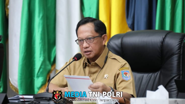 Pastikan Cadangan Pangan Terpenuhi, Mendagri Imbau Perum Bulog Serap Hasil Panen Petani