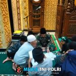 Keharmonisan dalam Kebersamaan: Satgas TMMD Ke-123 Laksanakan Sholat Taraweh Berjamaah di Lumajang