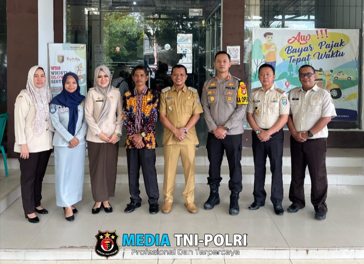 Bupati Pringsewu H. Riyanto Pamungkas Lakukan Sidak di Kantor Samsat untuk Pastikan Pelayanan Pajak Kendaraan Bermotor Optimal