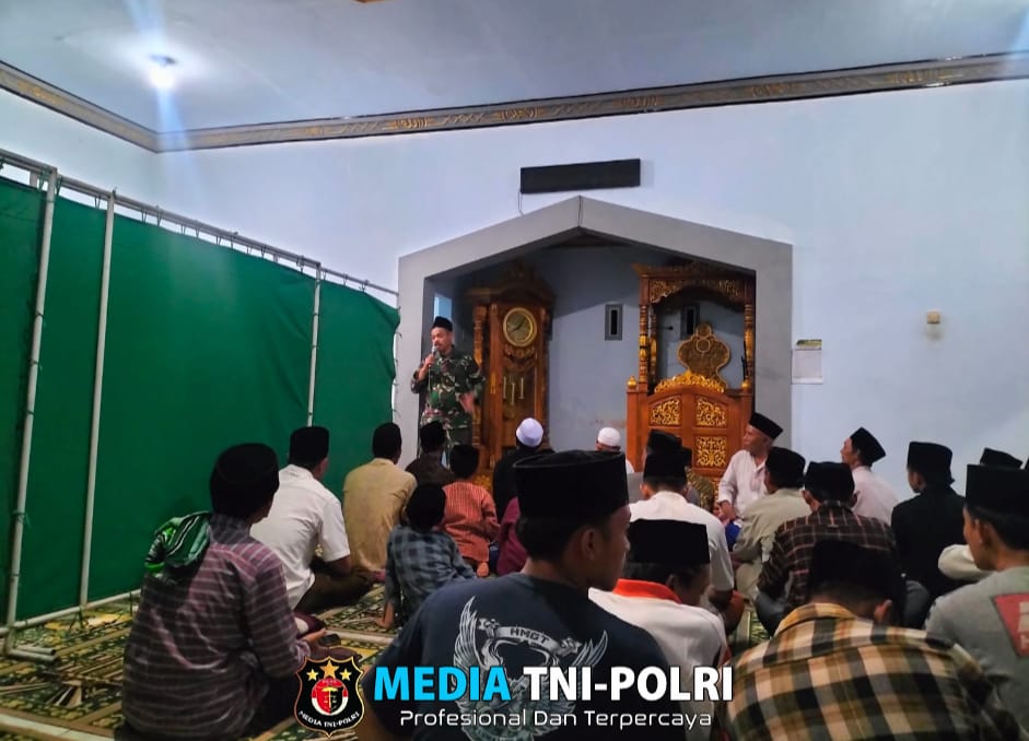 Kegiatan Sosial Satgas TMMD ke-123: Sholat Isya dan Taraweh Berjamaah di Masjid Baitul Hikmah Lumajang
