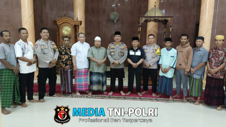 Kapolsek Tumijajar Polres Tubaba Beserta Personil Laksanakan Giat Sholat Tarawih Keliling