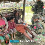 Tidak Memiliki Kendaraan, Warga Berobat di Pos Sinak Bandara Satgas Yonif 700