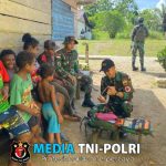 Menjaga Kesehatan Warga, Satgas Yonif 131/BRS Rutin Berikan Pelayanan Kesehatan Kepada Masyarakat Kampung Mosso Papua
