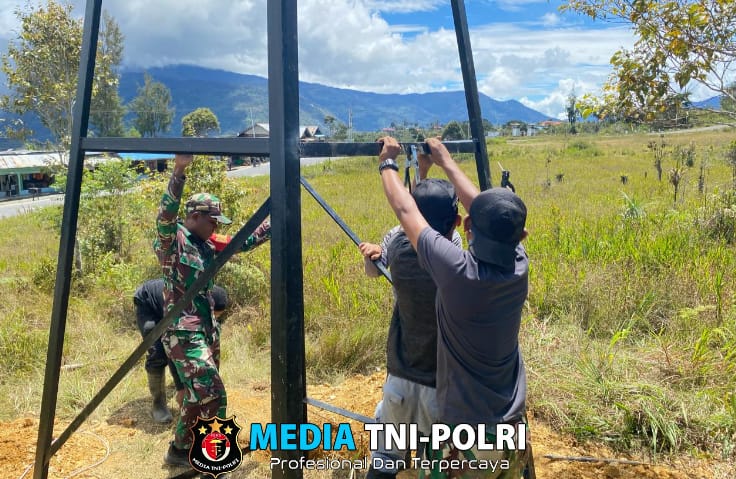 Babinsa Sugapa Bersama Satgaster TNI Habema Gelar Karya Bakti Pembuatan Penampungan Air Bersih