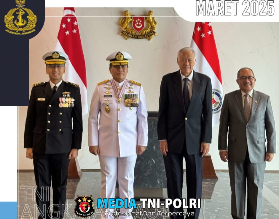 Pemerintah Singapura Memberikan Penghargaan Pingat Jasa Gemilang Kepada Kasal