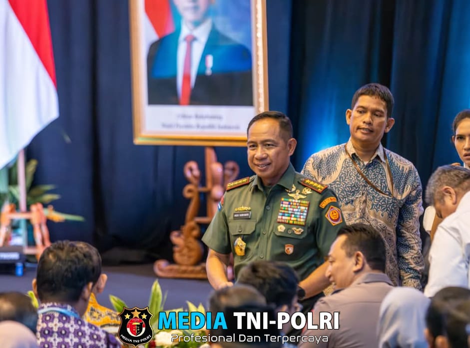 Panglima TNI Dampingi Presiden Prabowo Dalam Peluncuran Mekanisme Baru Tunjangan Guru
