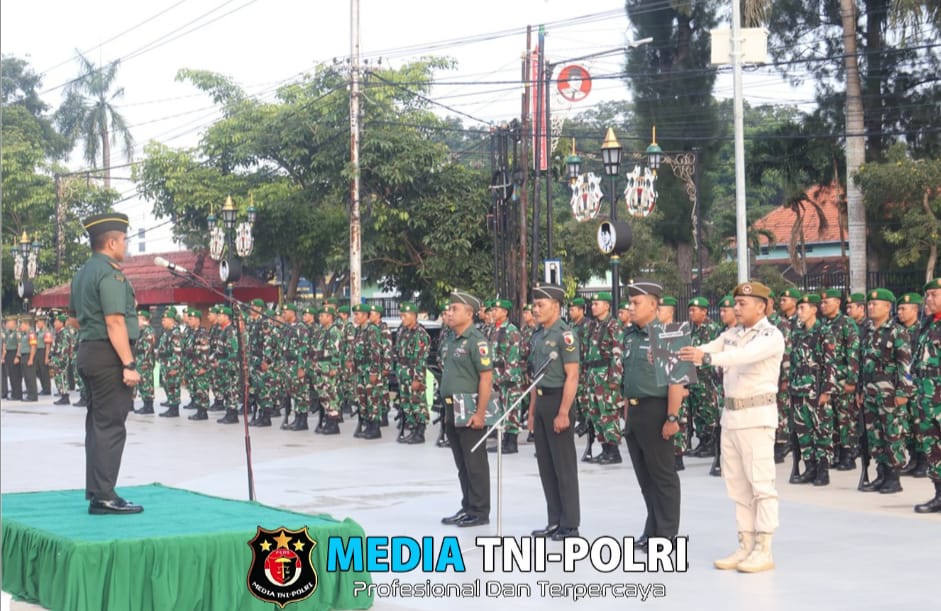 Pimpin Upacara Bendera 17-an Bulan Maret 2025 Dandim 0808/Blitar Bacakan Amanat Pangdam V/ Brawijaya