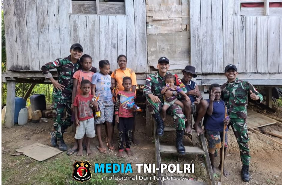 Merawat Kebersamaan dengan Penuh Cinta, Satgas Yonif 512/QY Selalu Dekat dengan Masyarakat