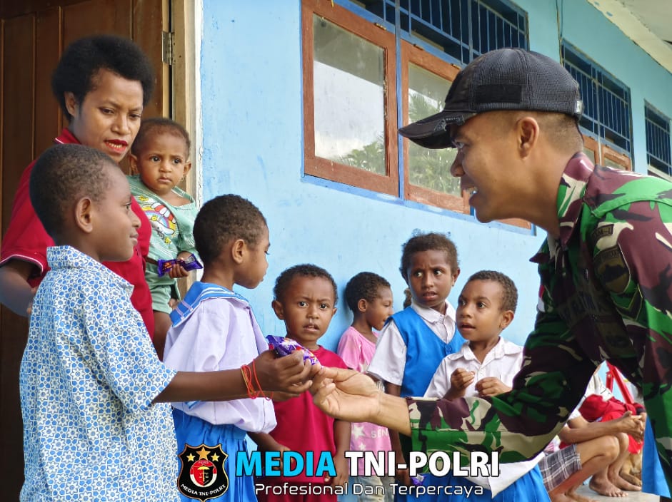Wajud Kemanunggalan TNI dengan Rakyat, Satgas Pamtas RI-PNG Yonif 131/BRS Semakin Dekat dengan Masyarakat Perbatasan Papua