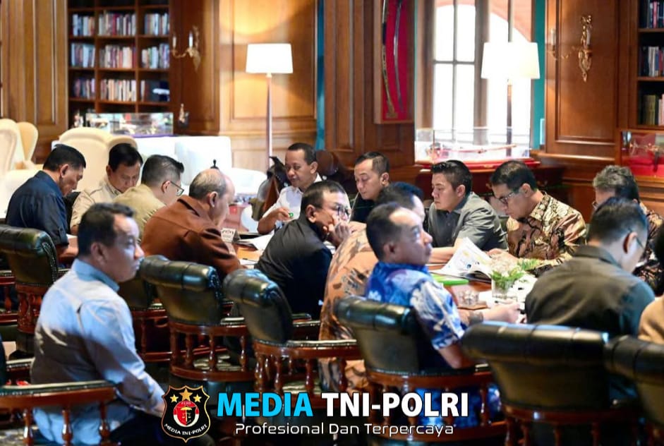 Panglima TNI Hadiri Rapat Percepatan Hilirisasi Nasional Diberbagai Sektor Strategis