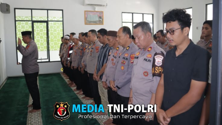 Polres Pringsewu Gelar Sholat Gaib untuk Tiga Anggota Polri Polres Way Kanan yang Gugur Saat Bertugas