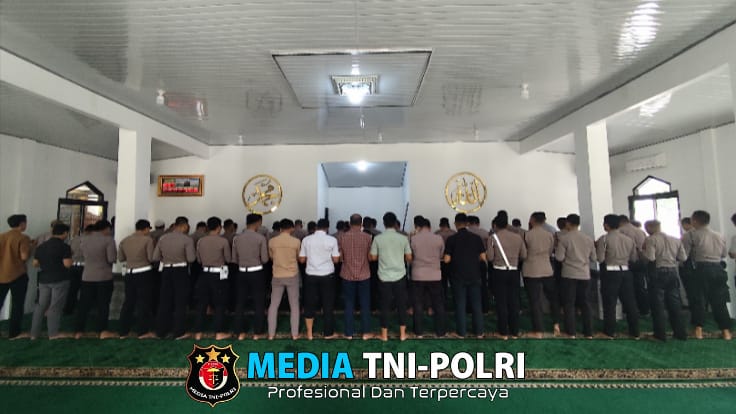 3 Personel Polres Way Kanan yang Gugur Saat Bertugas, Polres Lampung Timur Gelar Salat Ghaib