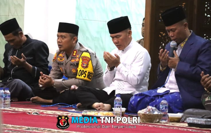 Polres Lampung Tengah Peringati Nuzulul Qur’an Sekaligus Buka Puasa Bersama dengan Forkopimda, Tokoh Agama dan Anak Yatim Piatu