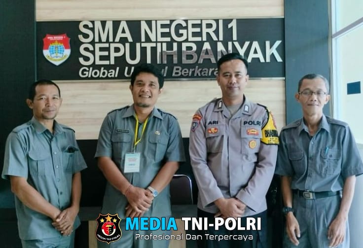 Bhabinkamtibmas Polsek Seputih Banyak Gelar Edukasi dan Deklarasi Tolak Aksi Kekerasan di Kalangan Pelajar