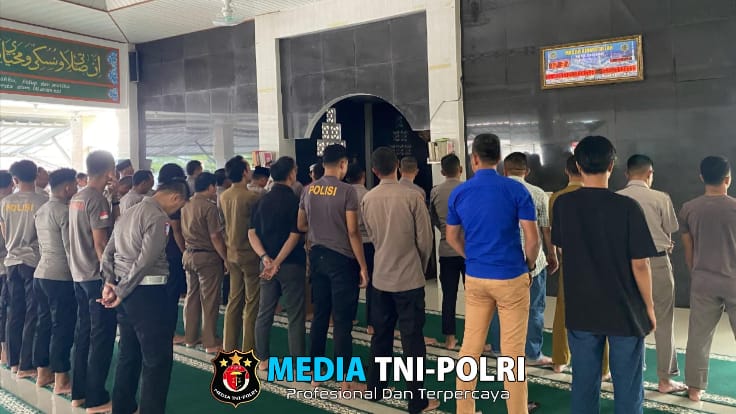 Polres Tanggamus Gelar Sholat Ghaib untuk Tiga Anggota Polri yang Gugur dalam Tugas
