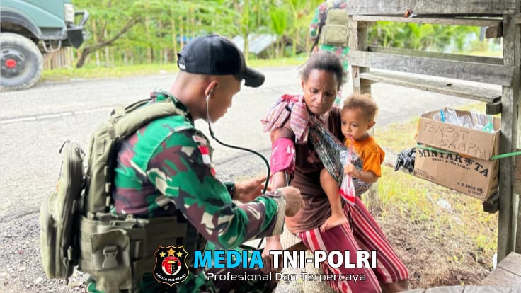 Berikan Pelayanan Kesehatan Gratis, Satgas Yonif 131/Brajasakti Bantu Kesulitan Masyarakat di Perbatasan Papua