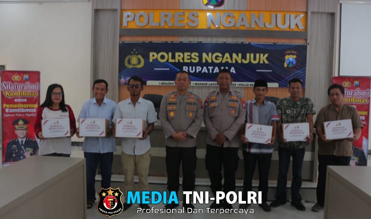 Polres Nganjuk Salurkan Bansos untuk Penyandang Disabilitas di Bulan Ramadhan
