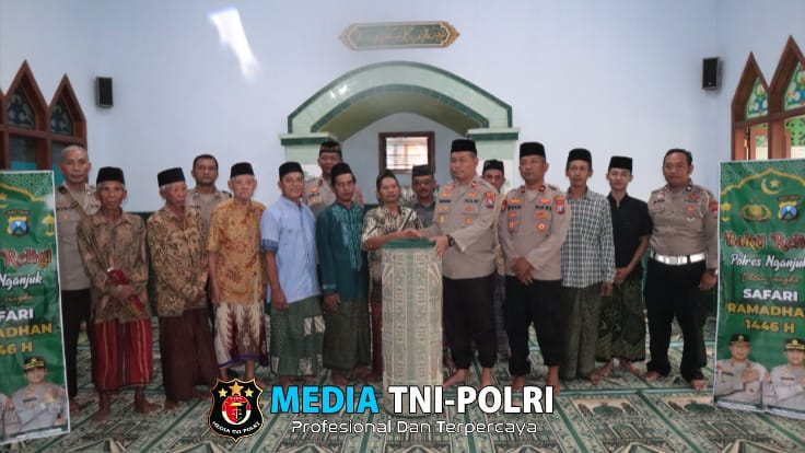 Polres Nganjuk Gelar Bakti Religi, Salurkan Bantuan Perlengkapan Ibadah