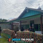 Tebarkan Kebaikan di Bulan Suci Ramadhan, Satgas Yonif 762/VYS Membersihkan Mushola Al-Ikhlas