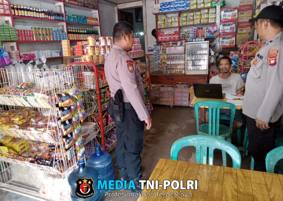 Polsek Menyuke Mengajak Warga Ciptakan Situasi yang Aman Saat Laksanakan Patroli Siang