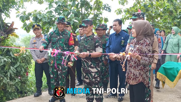 Irdam Diponegoro Resmi Tutup TMMD di Desa Kalinanas Wonosamudro