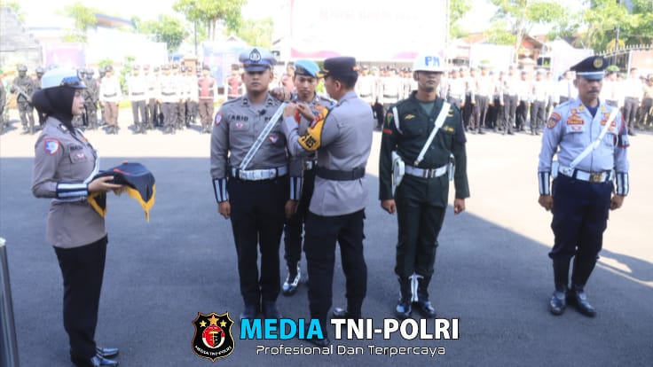 “Mudik Aman, Keluarga Nyaman”, Polres Bojonegoro Apel Gelar Pasukan Ops Ketupat 2025