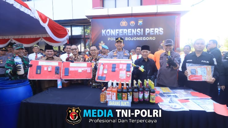 Polres Bojonegoro Gelar Konferensi Pers Operasi Pekat Semeru 2025, 131 Kasus Berhasil Diungkap