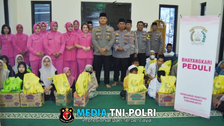 Polsek Tarumajaya Berbuka Puasa Bersama Puluhan Yatim Piatu dan Disabilitas