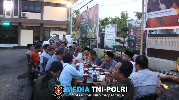 Buka Puasa Bersama, Polres Bojonegoro Sosialisasikan Penanggulangan Premanisme