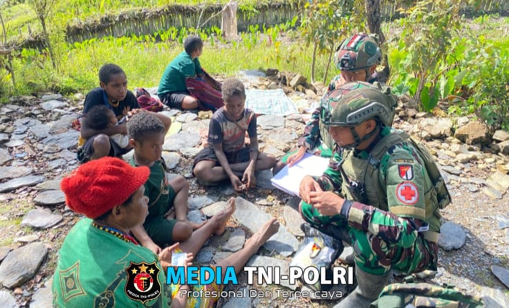 Satgas TNI Hadirkan Yankes Gratis di Kampung Wombru Distrik Sinak Barat
