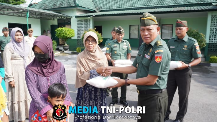 Kodim Boyolali Serahkan Zakat Fitrah Pada yang Berhak