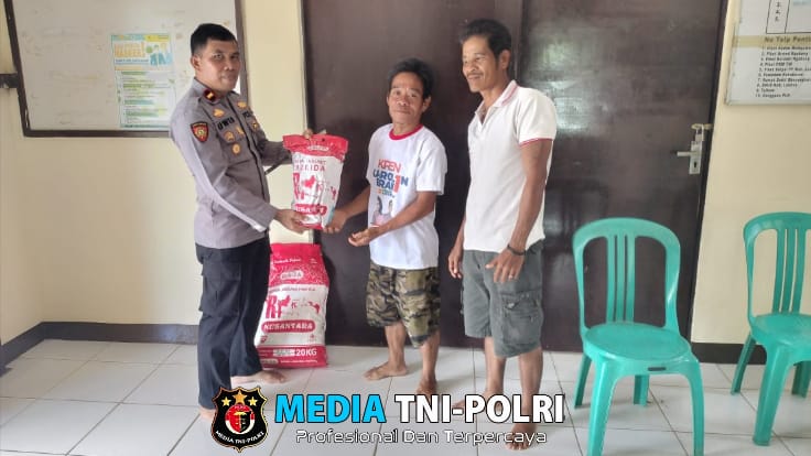 Kapolsek Meranti Serahkan Bibit Jagung