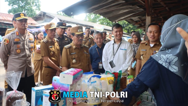 Jelang Hari Raya Idul Fitri, Kapolres Lampung Utara Bersama Forkopimda Pantau Stok Pangan di Pasar