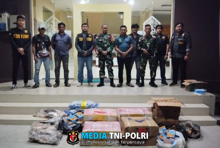 Satgas Yonkav 12 Bersama Tim Operasi Gabungan Gagalkan Penyelundupan Sembako Liae di Perbatasan RI-Mly