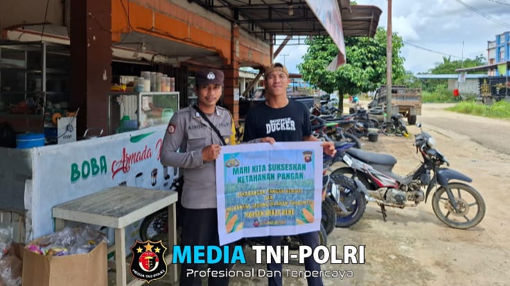 Bhabinkamtibmas Polsek Kuala Behe Sambangi Warga Himbau Dukung Pogram Ketahanan Pangan Nasional