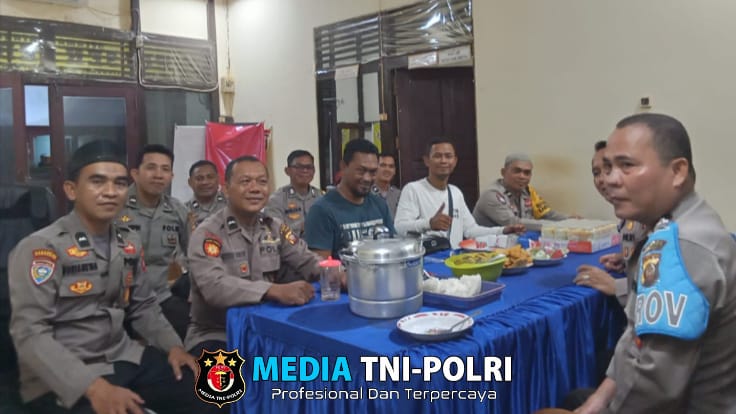 Jalin Silaturahmi, Kapolsek Sebangki dan Anggota Buka Puasa Bersama