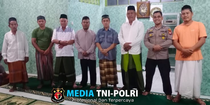 Polsek Mempawah Hulu Laksanakan Tarawih Keliling