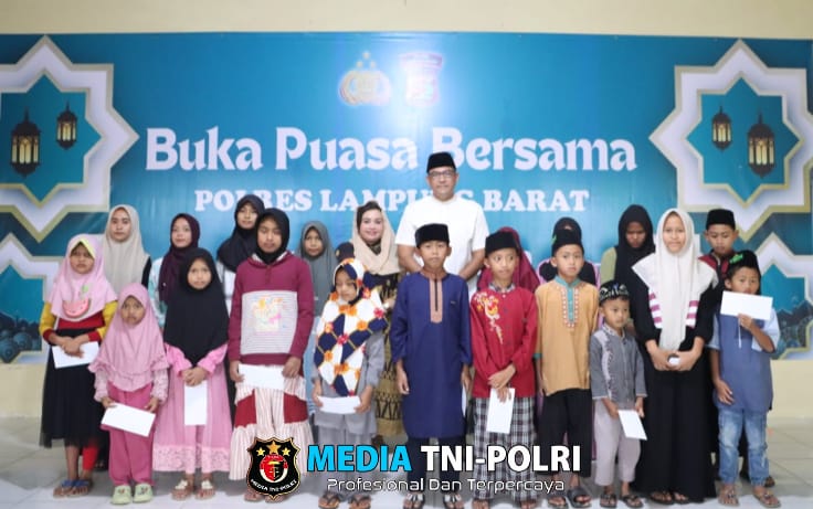 Kapolres Lampung Barat Gelar Buka Puasa Bersama dan Beri Santunan Anak Yatim