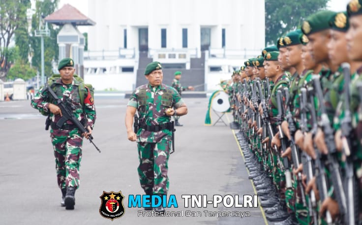 Sambut Satgas Yonif 503 Kembali Dari Papua