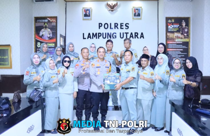 Kapolres Lampung Utara Menerima Kunjungan Silaturahmi Keluarga Besar Putra Putri Polri