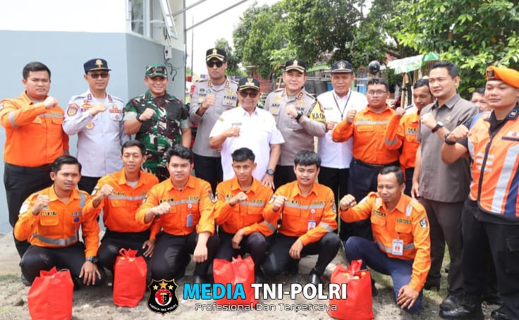 Sinergitas TNI-Pori dan Pemda Beri Motivasi Kepada Para Penjaga Pintu Kereta Api Di Wilayah Blitar