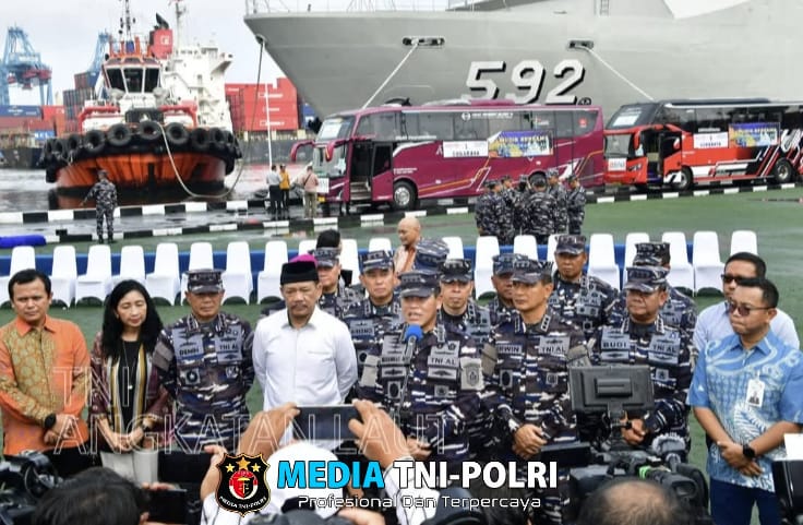 Jelang Libur Hari Raya Idul Fitri 1446 H/2025 M, TNI AL Fasilitasi Masyarakat Mudik Gratis Jalur Darat dan Laut